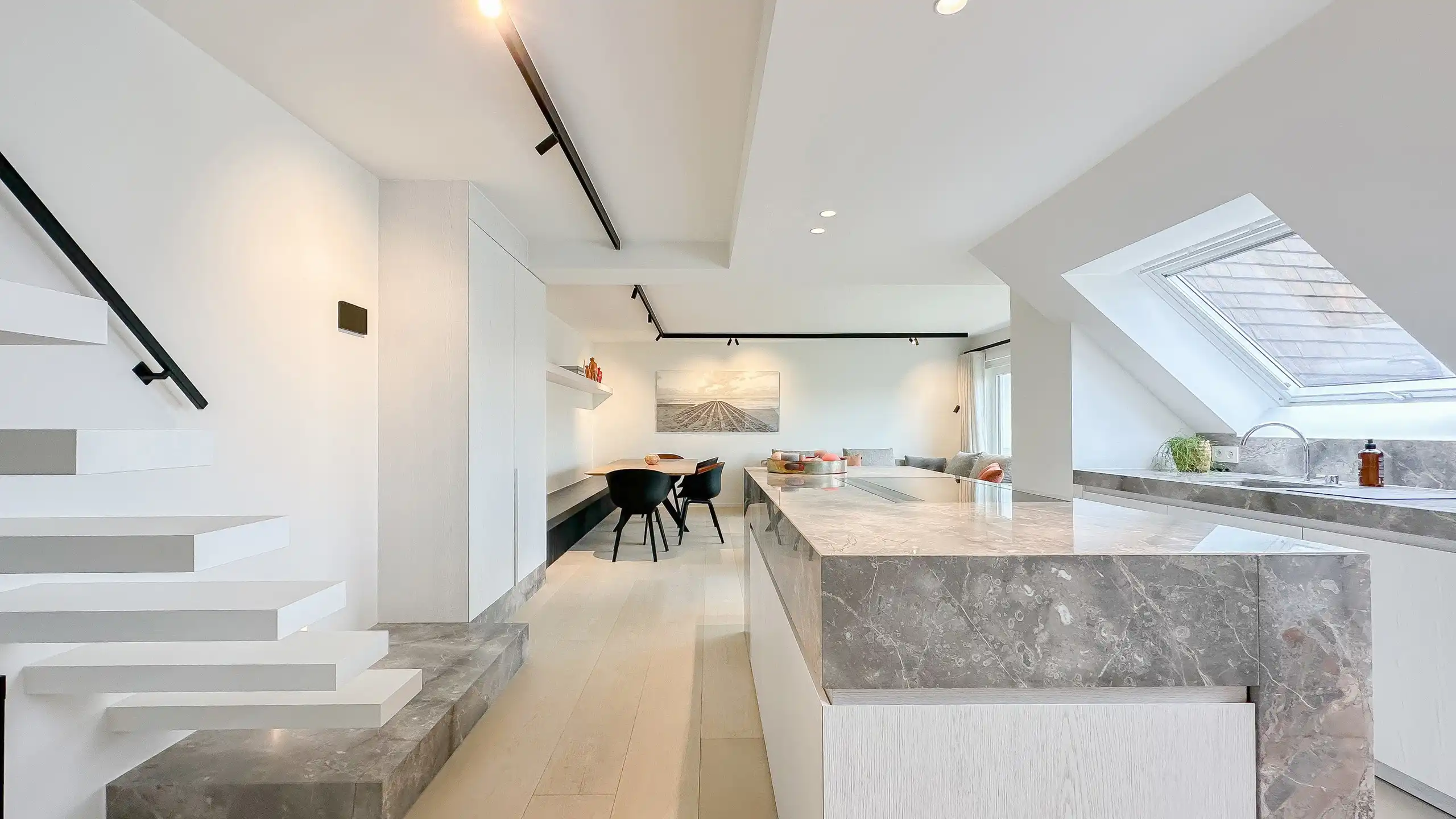 Bijzonder verfijnd duplexappartement, gelegen in het Zoute foto 8