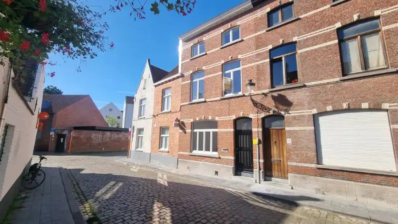Gerenoveerde Herenwoning met Stadstuin te huur in Brugge foto 14