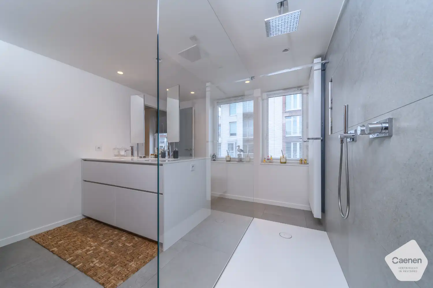 Ruim en lichtrijk appartement te koop in hartje De Panne foto 7