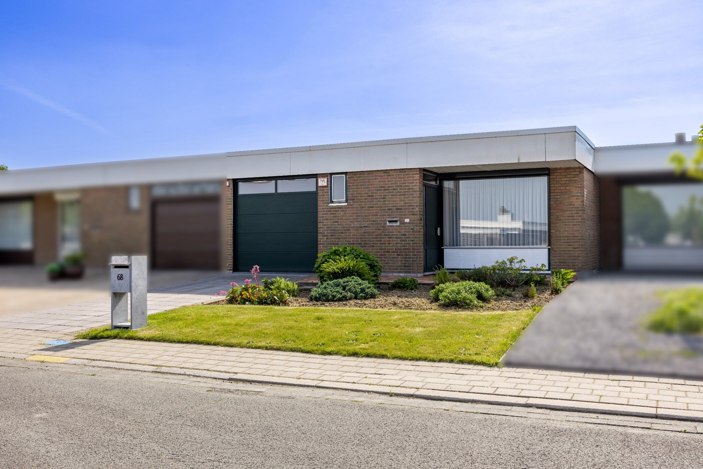 TRAPLOZE WONING MET GARAGE foto {{pictureIndex}}