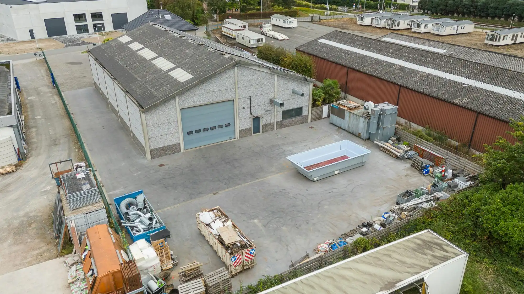 Luxe villa met exclusieve tuin en 600m2 magazijn in KMO-zone foto 44