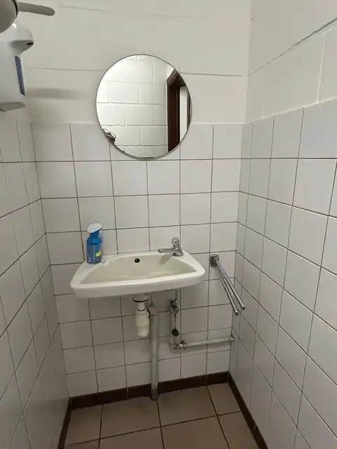 MULTIFUNCTIONEEL BEDRIJFSPAND MET KOEL-EN VRIESFACILITEITEN foto 8