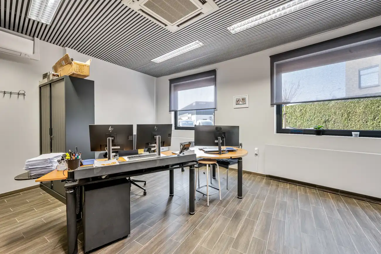 Ruim kantoorgebouw op toplocatie te Zwijnaarde foto 13