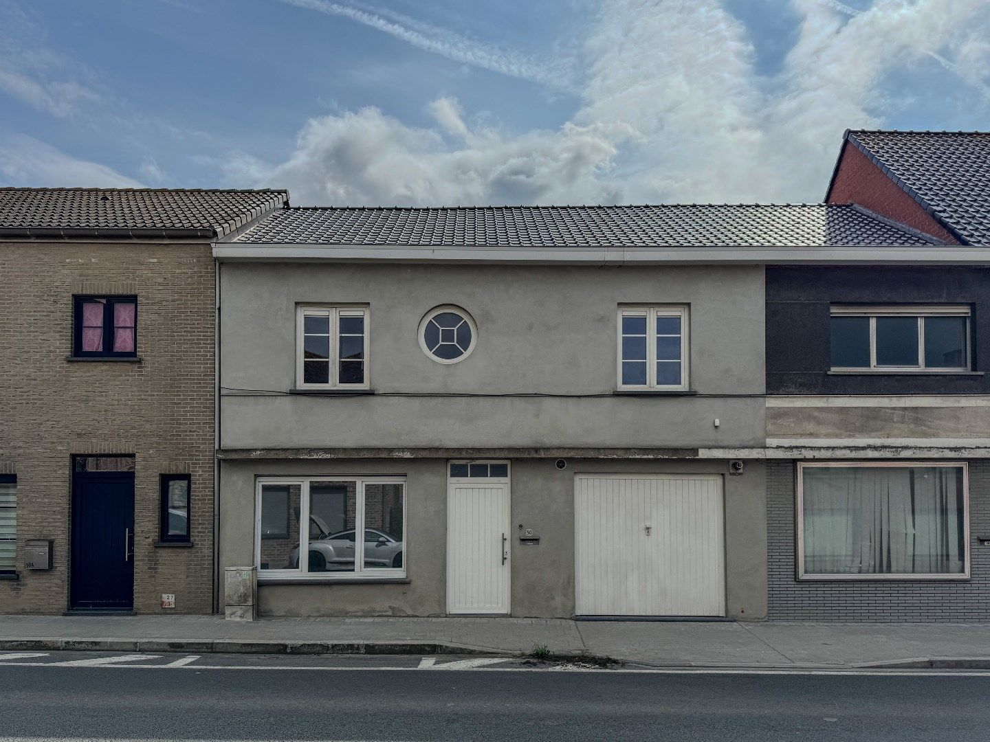 Ruime rijwoning met 3 slaapkamers en grote garage. foto 15
