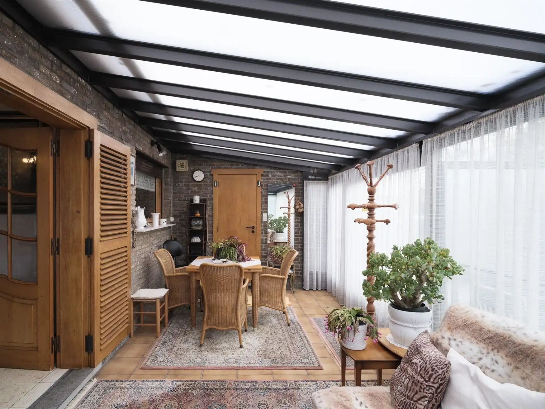 Ruime gezinswoning met vier slaapkamers en tuin in Drongen. foto 13