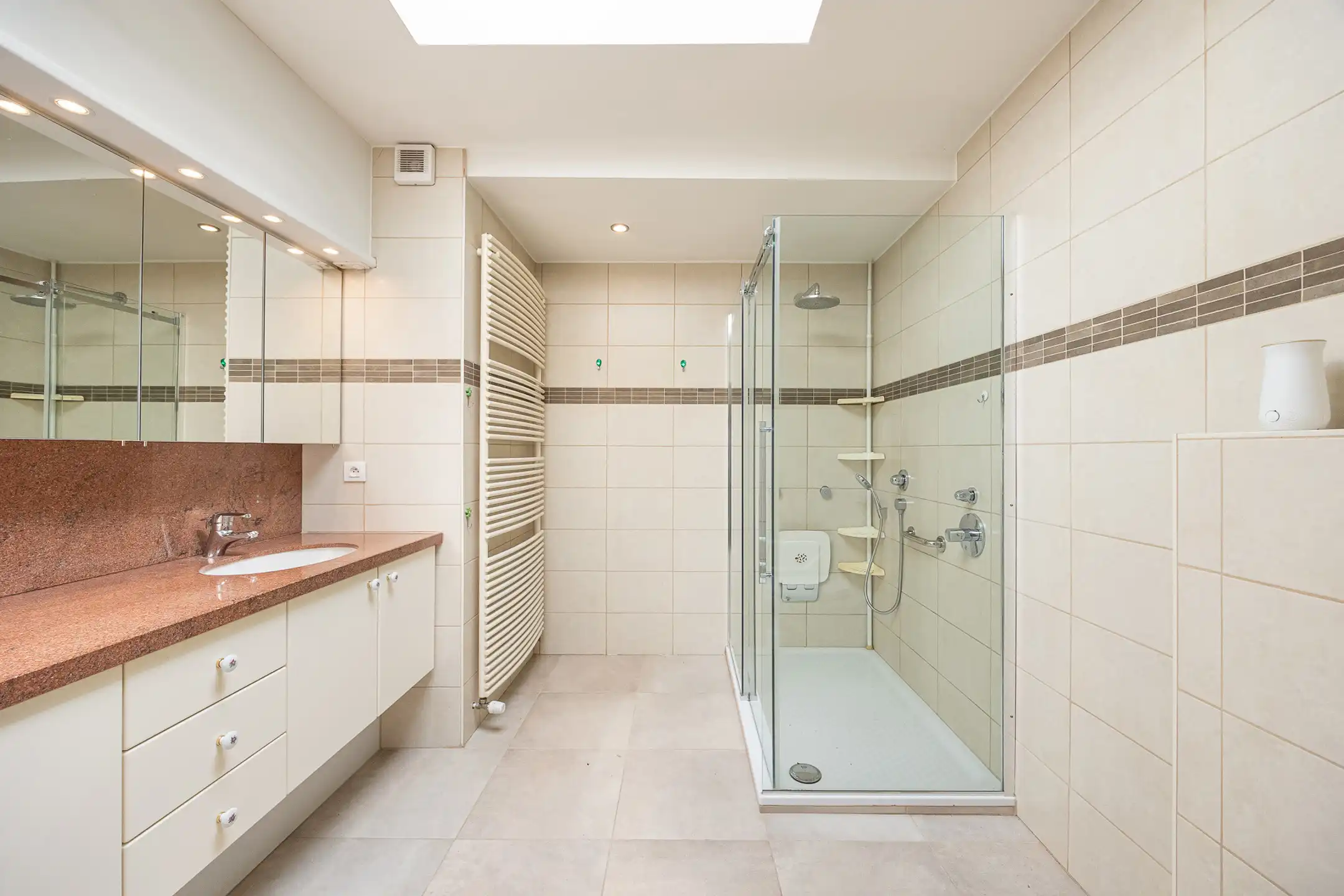 Ruime villa met 2 (mog. 3) slaapkamers op 2.030 m² op het ZW foto 24