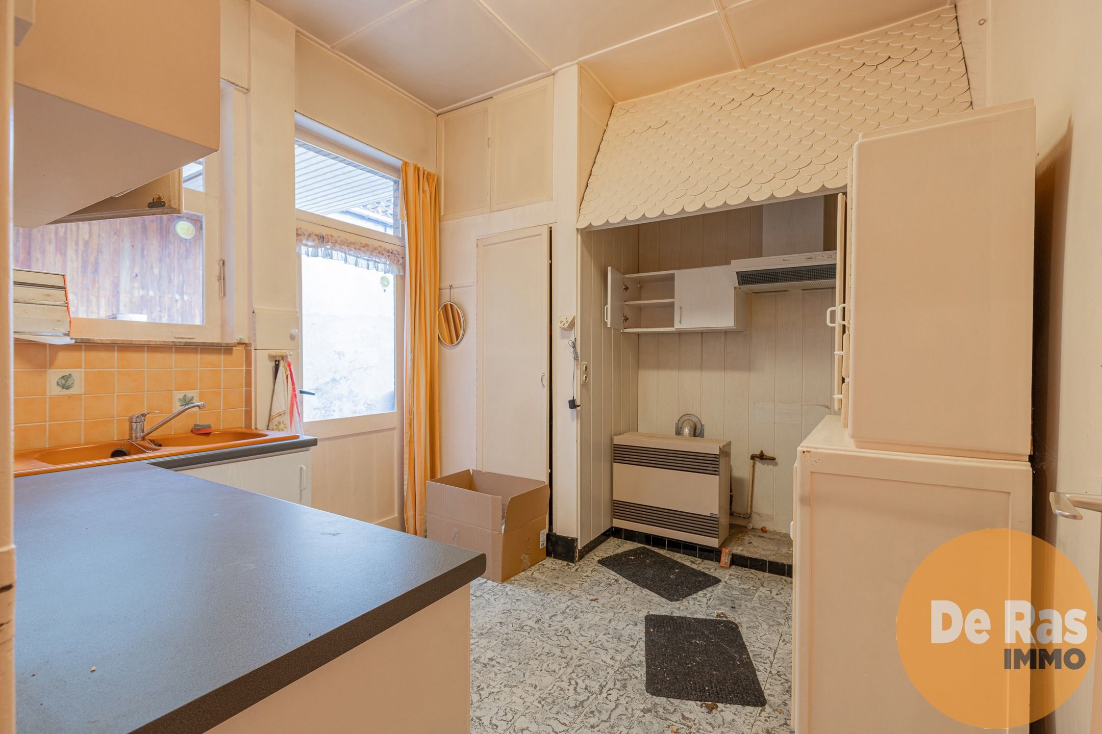 WETTEREN - Te renoveren woning in centrum met 3 slaapkamers foto 7