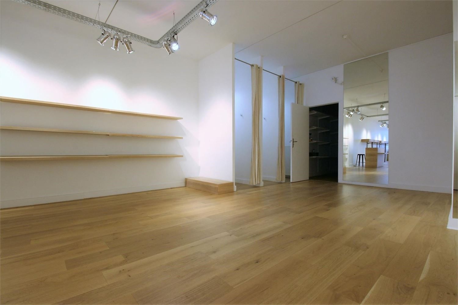 TOP GELEGEN HANDELSPAND NAAST AUSTRALIAN ICECREAM foto 9