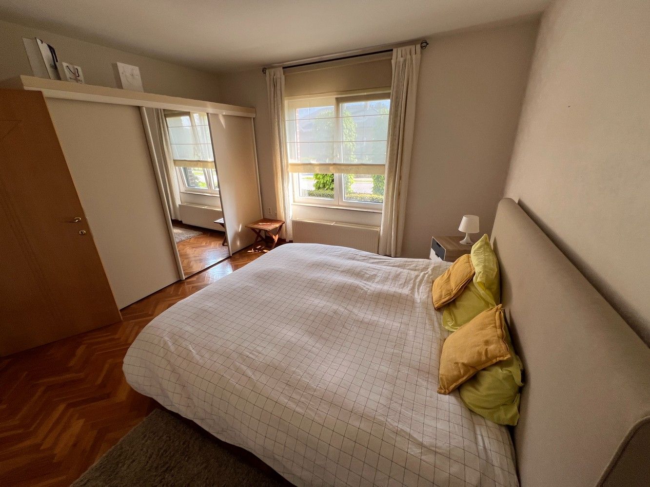 Luxueus gelijkvloers appartement met 3 slaapkamers, tuin en garage foto 14