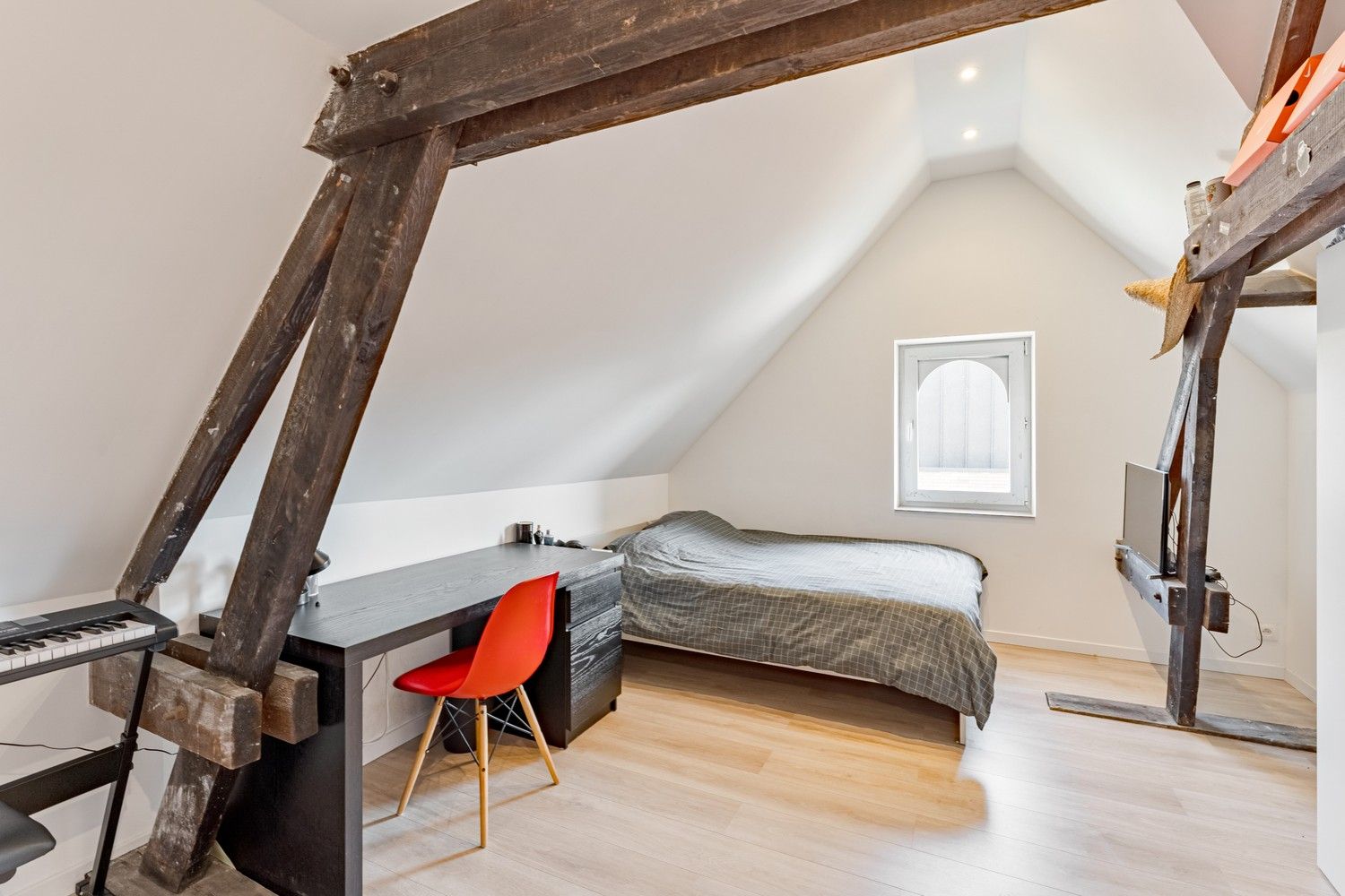 Uniek herenhuis vol karakter net buiten het centrum van Sint-Truiden foto 27