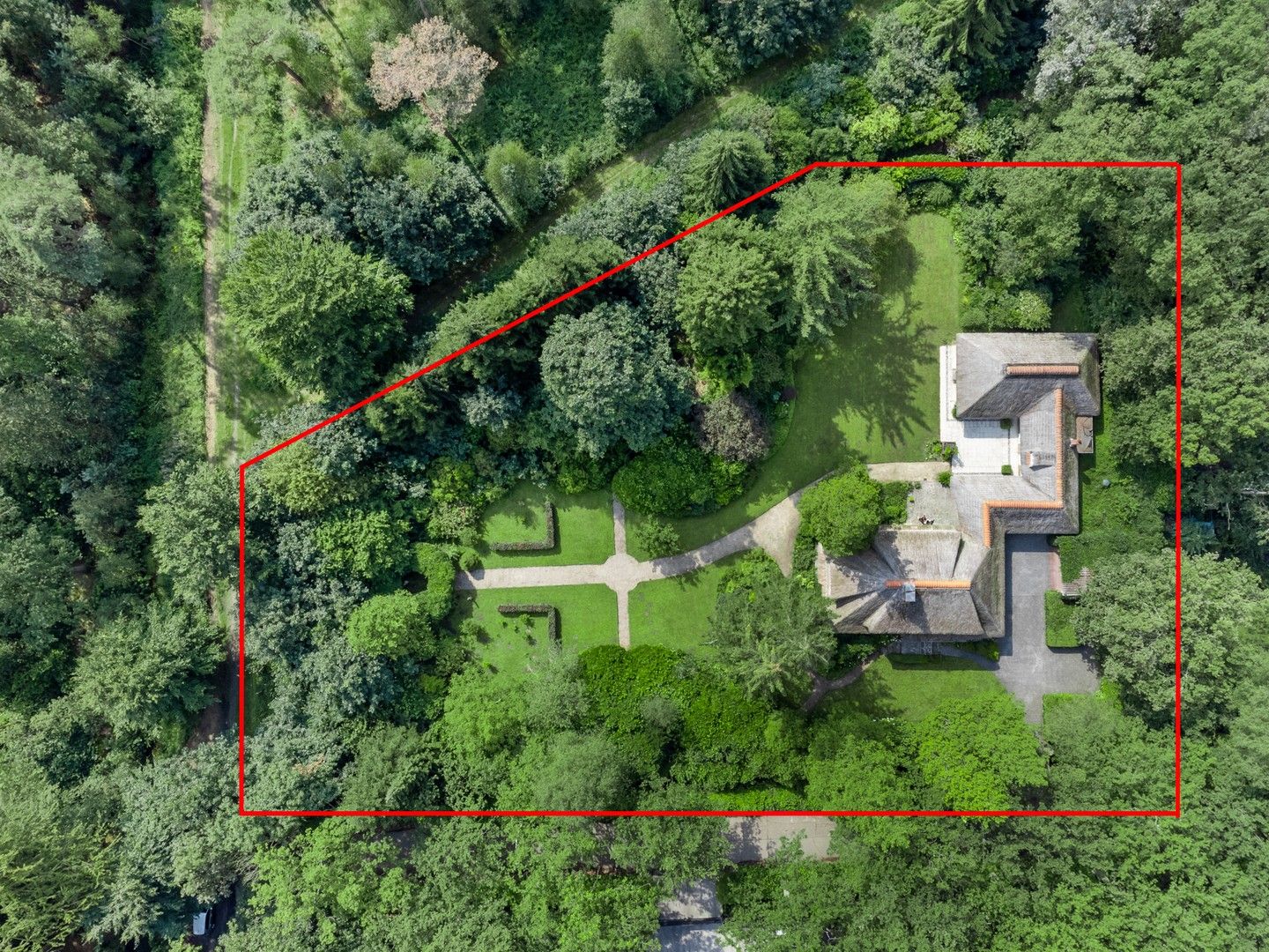 Romantische villa met grote tuin en veel privacy in Schoten foto 32