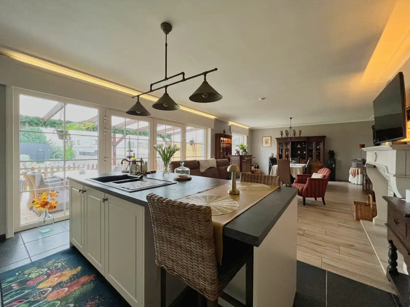 Instapklare, vernieuwde woning met zonnige tuin (821m²)! foto 8