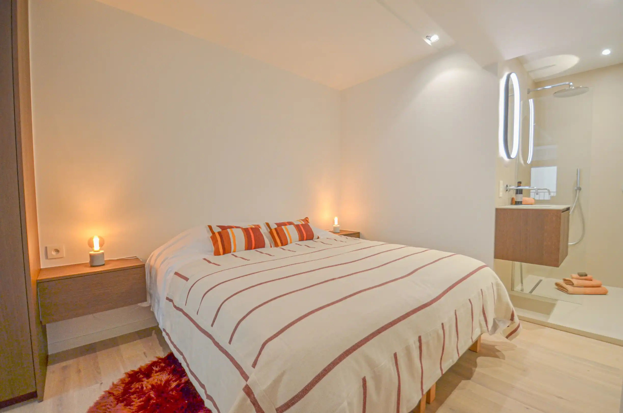 Exclusief – Stijlvol volledig gerenoveerd appartement met frontaal zeezicht. foto 21