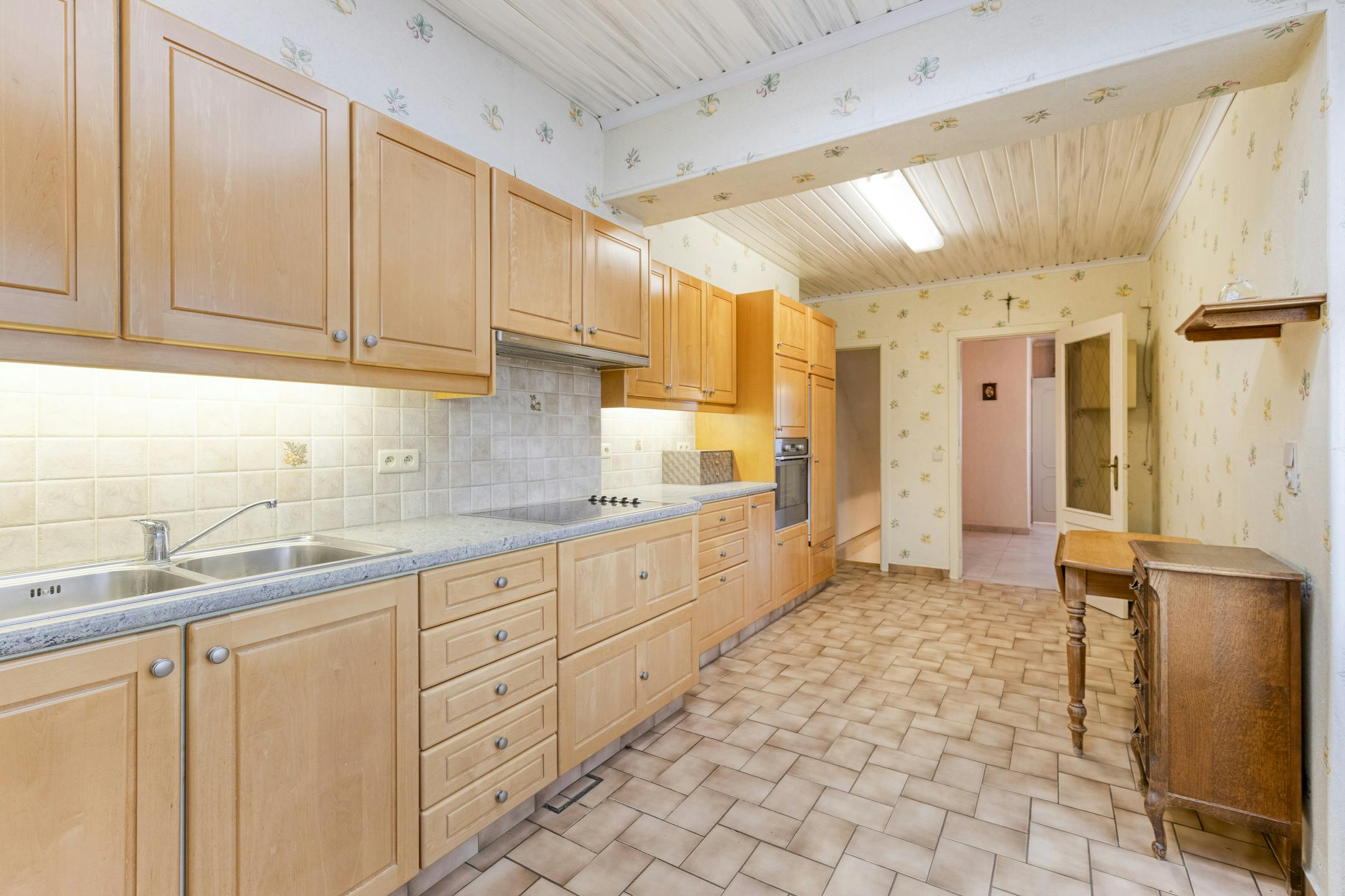 Woning met 3 slaapkamers, garage en tuin te koop. foto 18