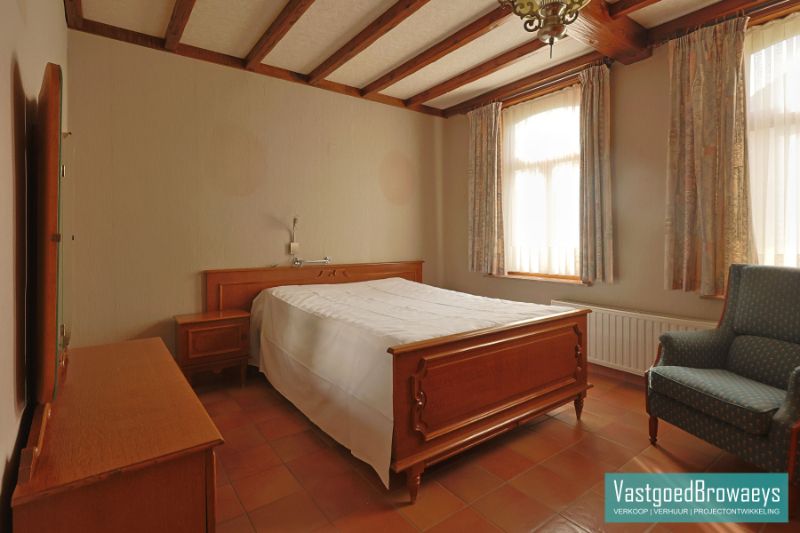 Uniek gelegen landhuis te koop omringd door een oase van groen foto 9