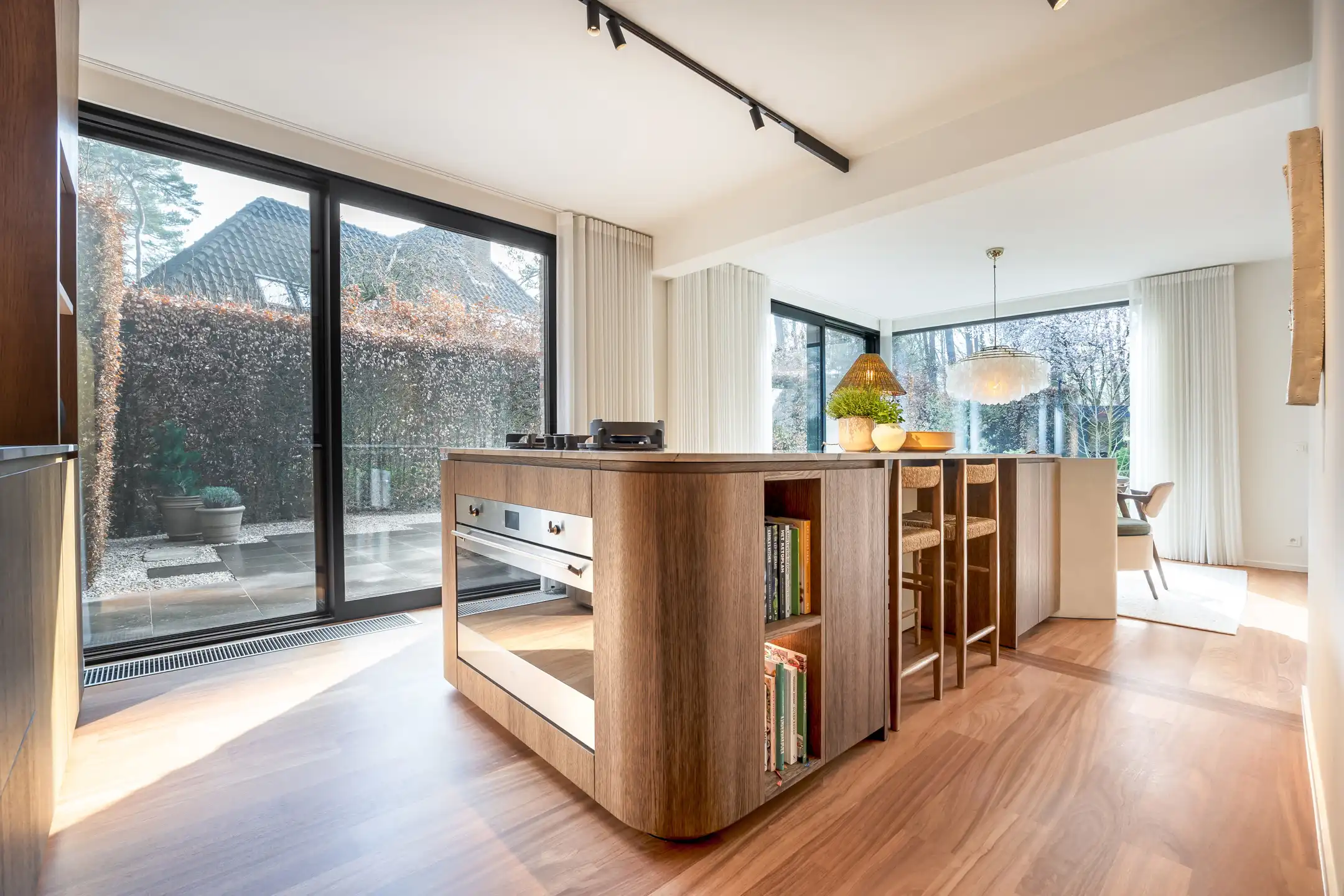 Architectenvilla met zwembad en ZW tuin in Hof Ter Linden foto 15