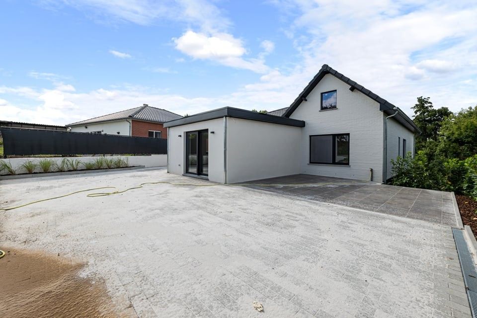 VOLLEDIG GERENOVEERDE BUNGALOW MET 3 SLAAPKAMERS EN EEN PRACHTIGE TUIN foto 36