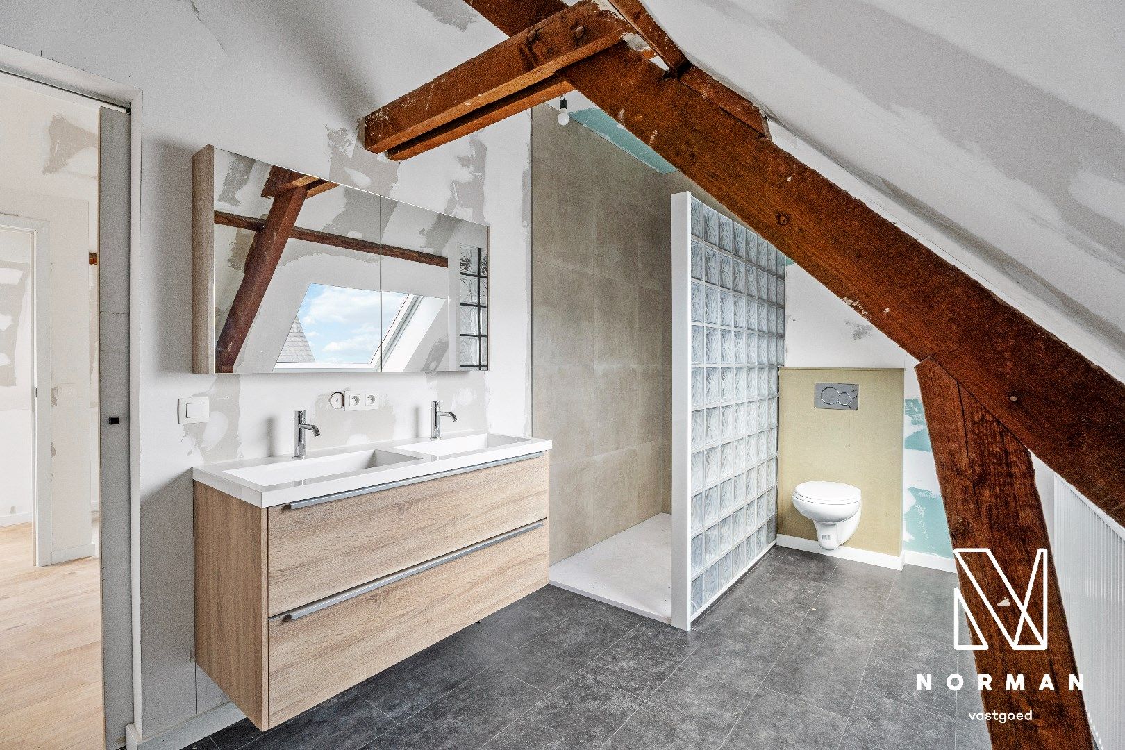 RuimeEnergetisch gerenoveerde woning met 3 slaapkamers te Deerlijk foto 13