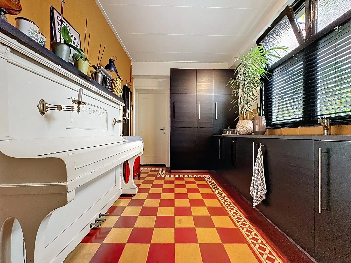 Veelzijdig pand in historisch IJzendijke foto 22