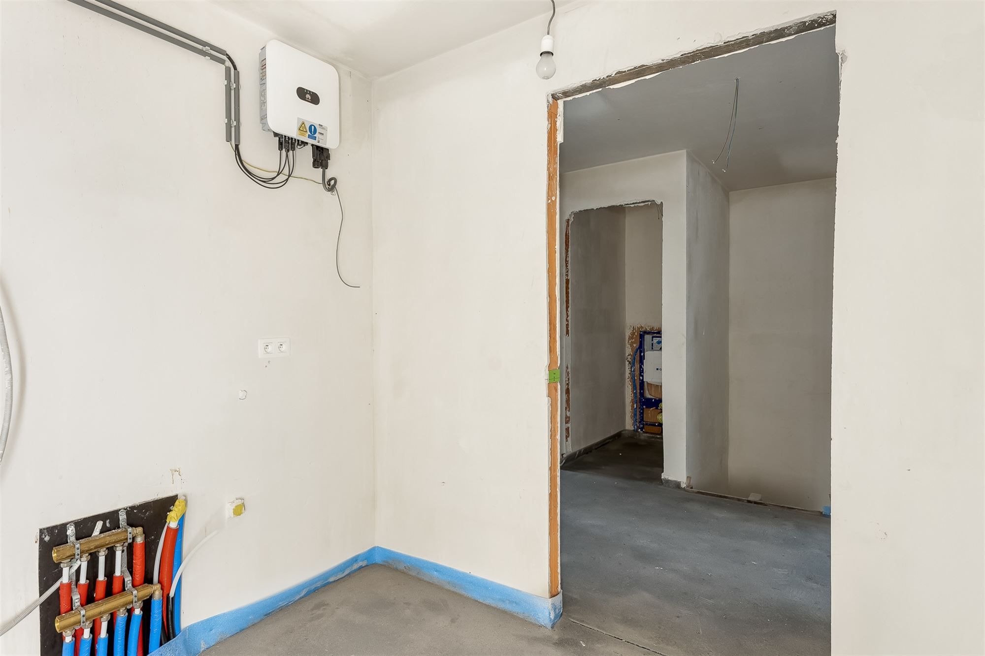 VOLLEDIG AFGEWERKTE NIEUWBOUWWONING IN DOODLOPENDE STRAAT foto 25