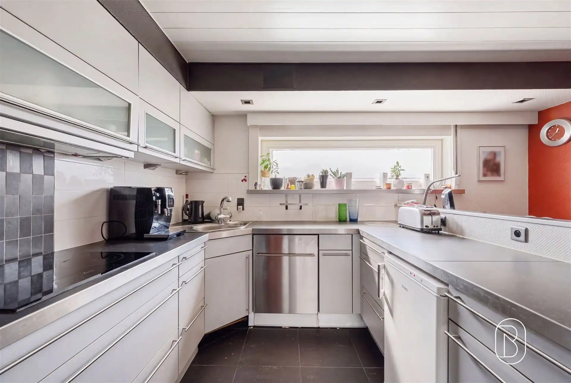 Karakteristieke woning met wellnessruimte en zwembad foto 8