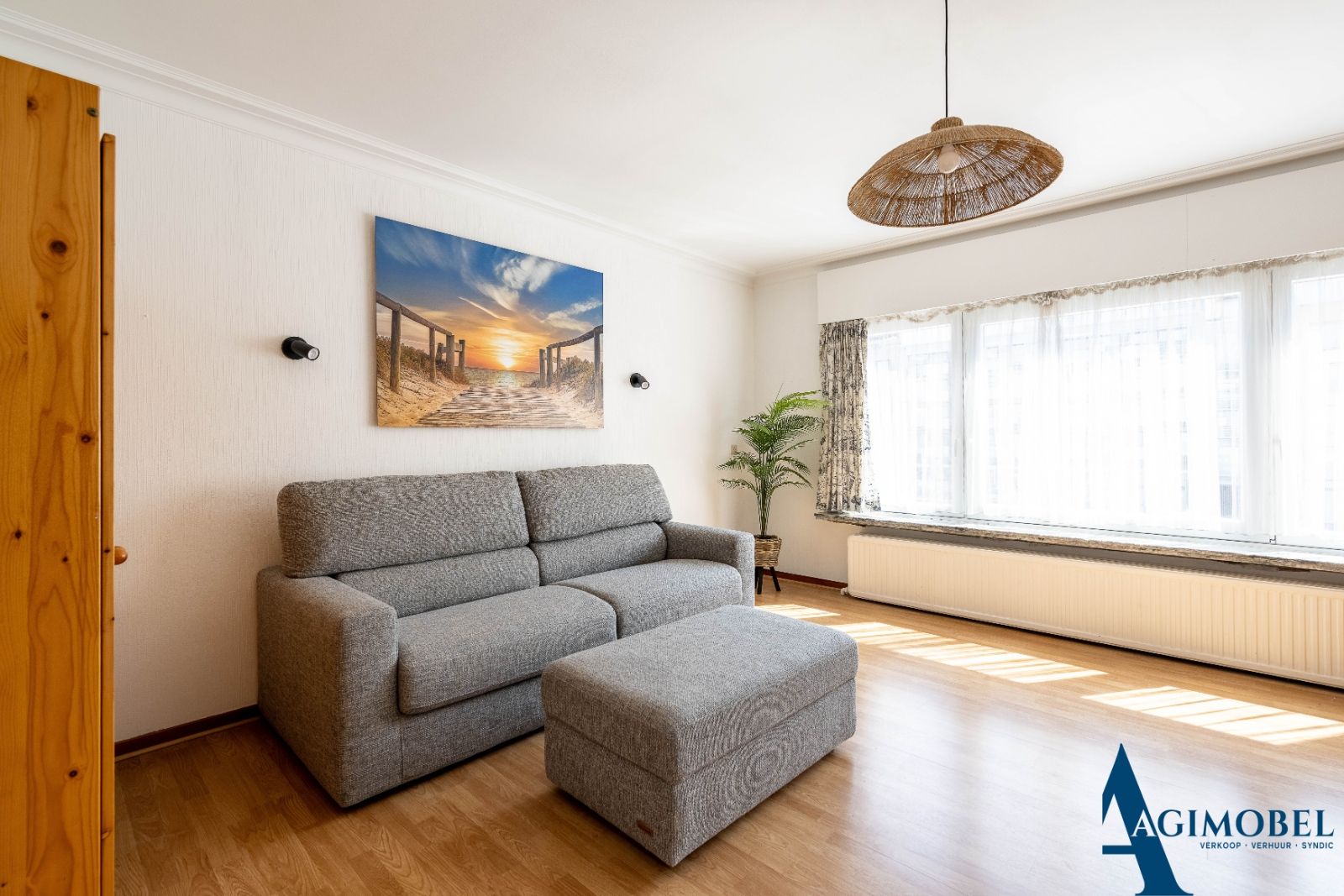 Appartement op de eerste verdieping met sfeer aan de achterzijde van de Paul Parmentierlaan te Knokke foto {{pictureIndex}}