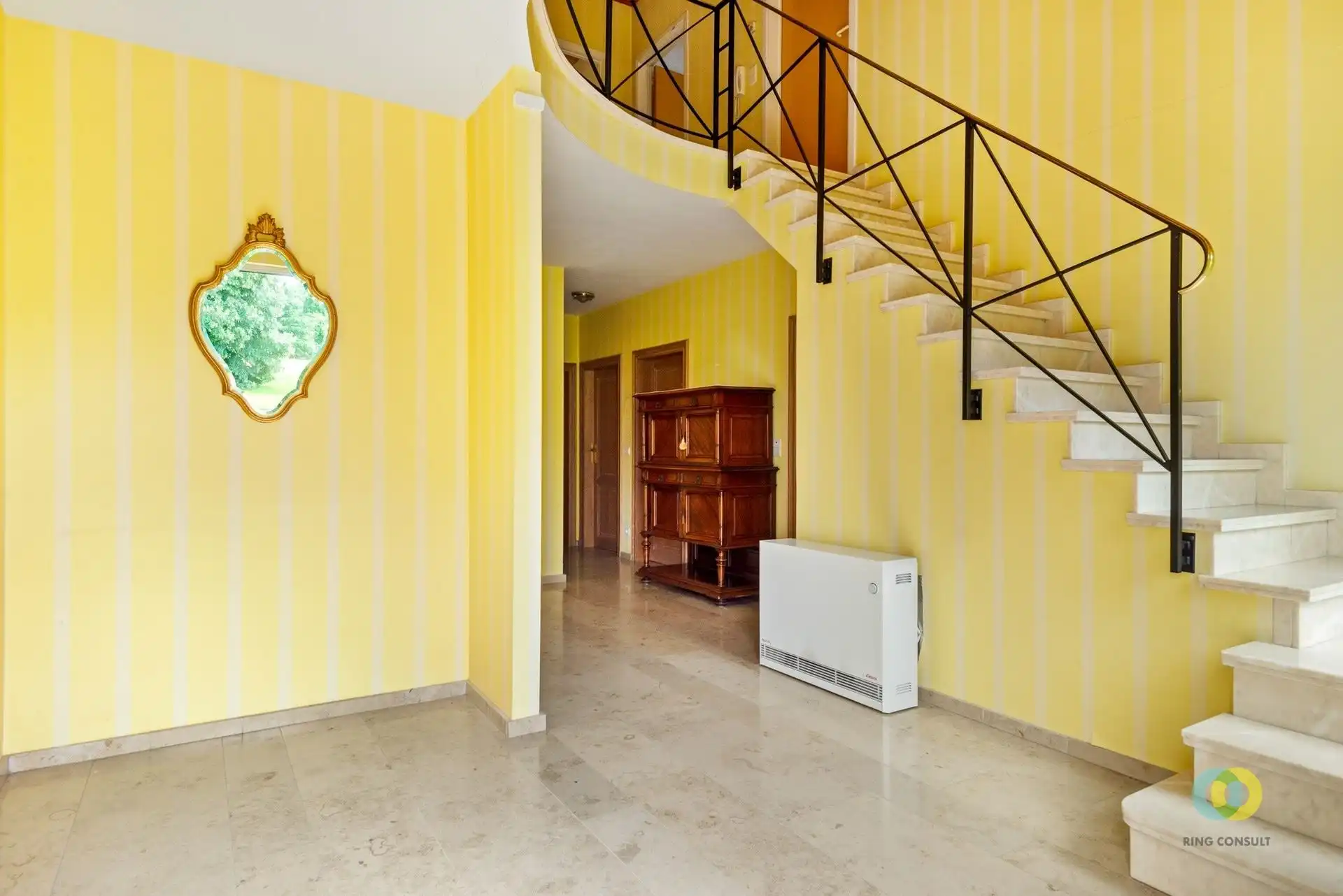 Ruime villa op mooi perceel foto 16