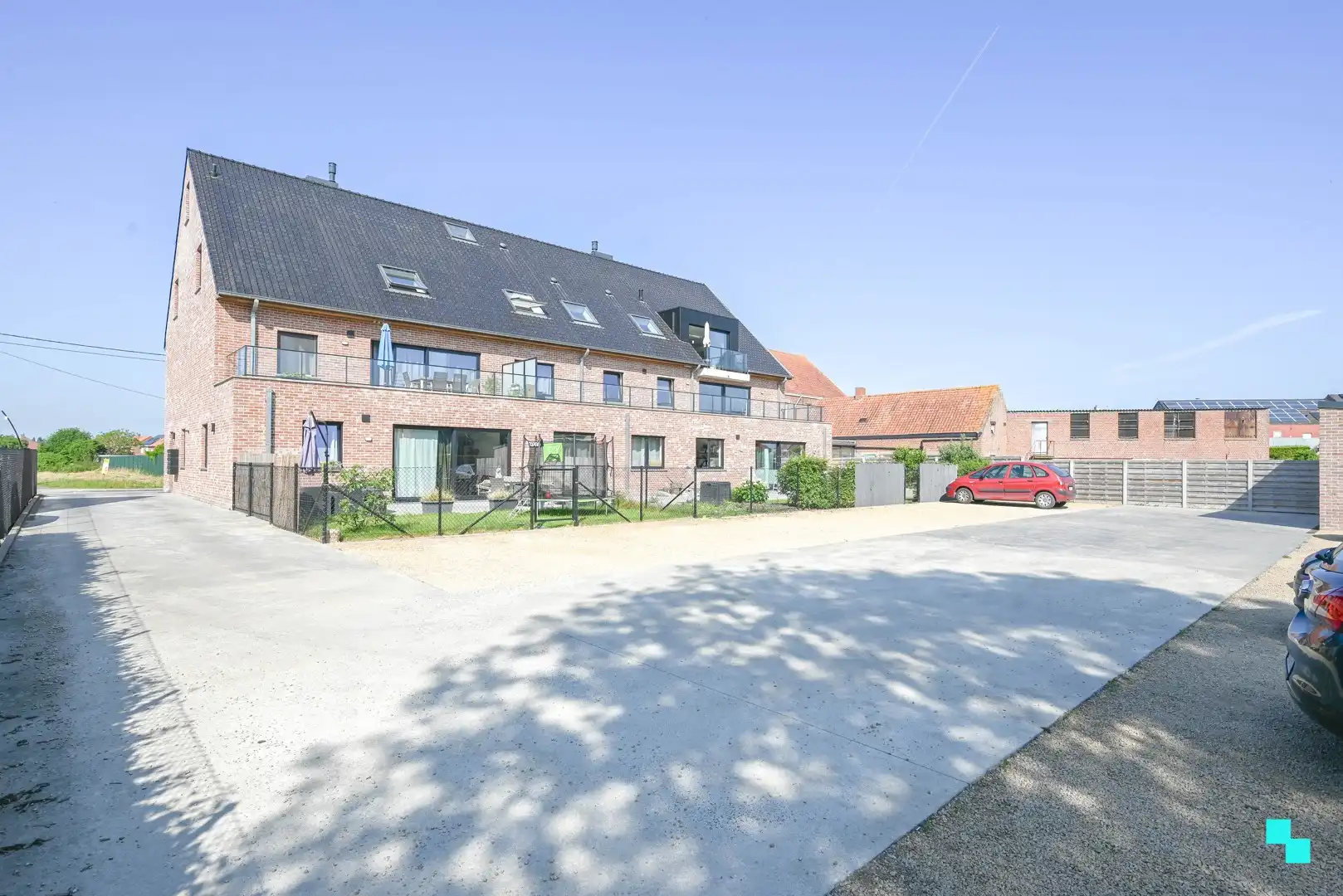 Instapklaar appartement met terras in hartje Langemark foto 14