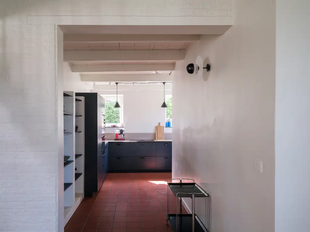 Breskens – Uitzonderlijke eigendom waar authenticiteit, karakter en strakke architectuur naadloos in elkaar samenvloeien op een exclusieve locatie tussen de velden en op een boogscheut van het strand. foto 18