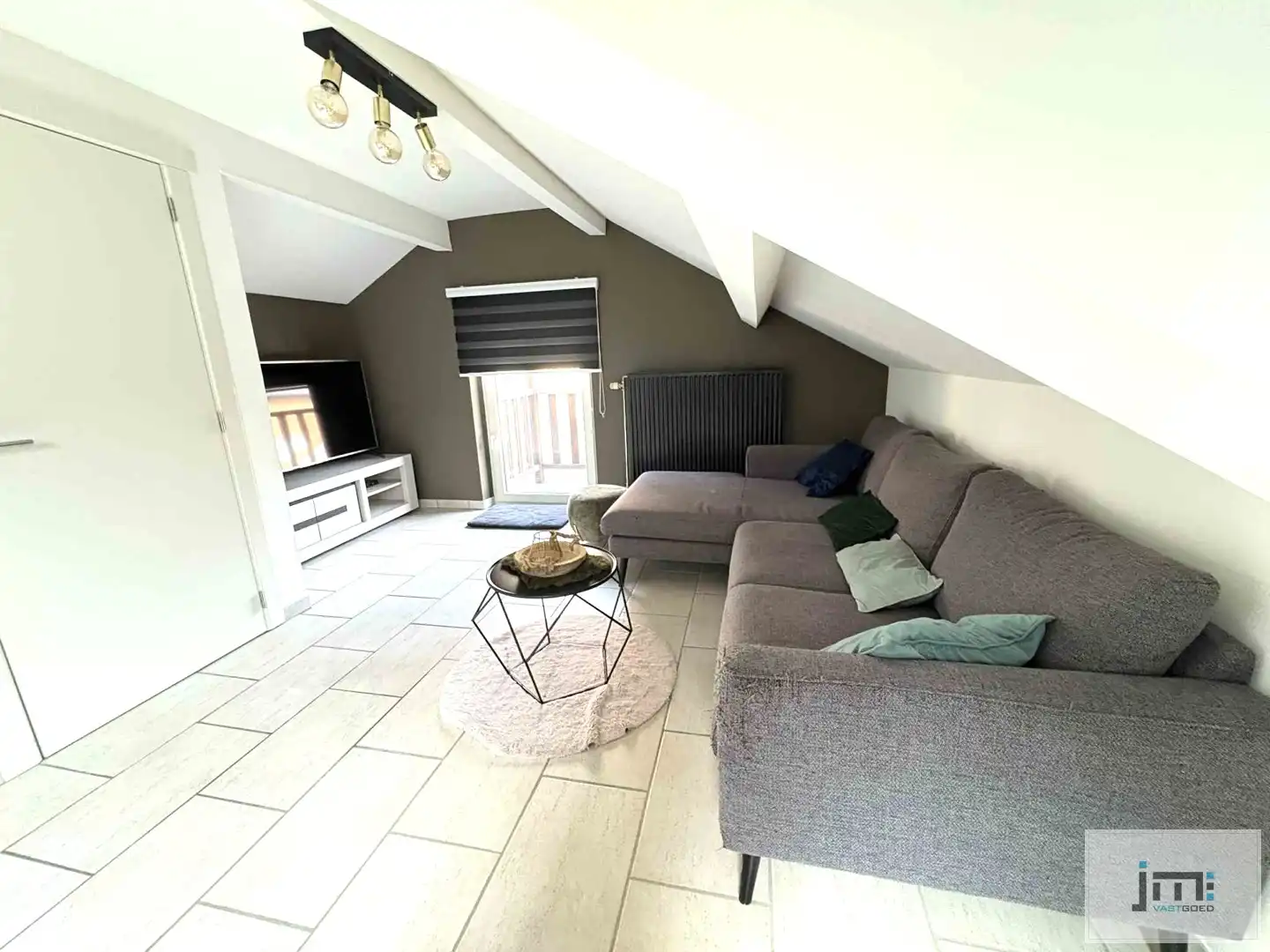 Instapklaar 3-slaapkamerappartement op toplocatie in Borgloon foto 3