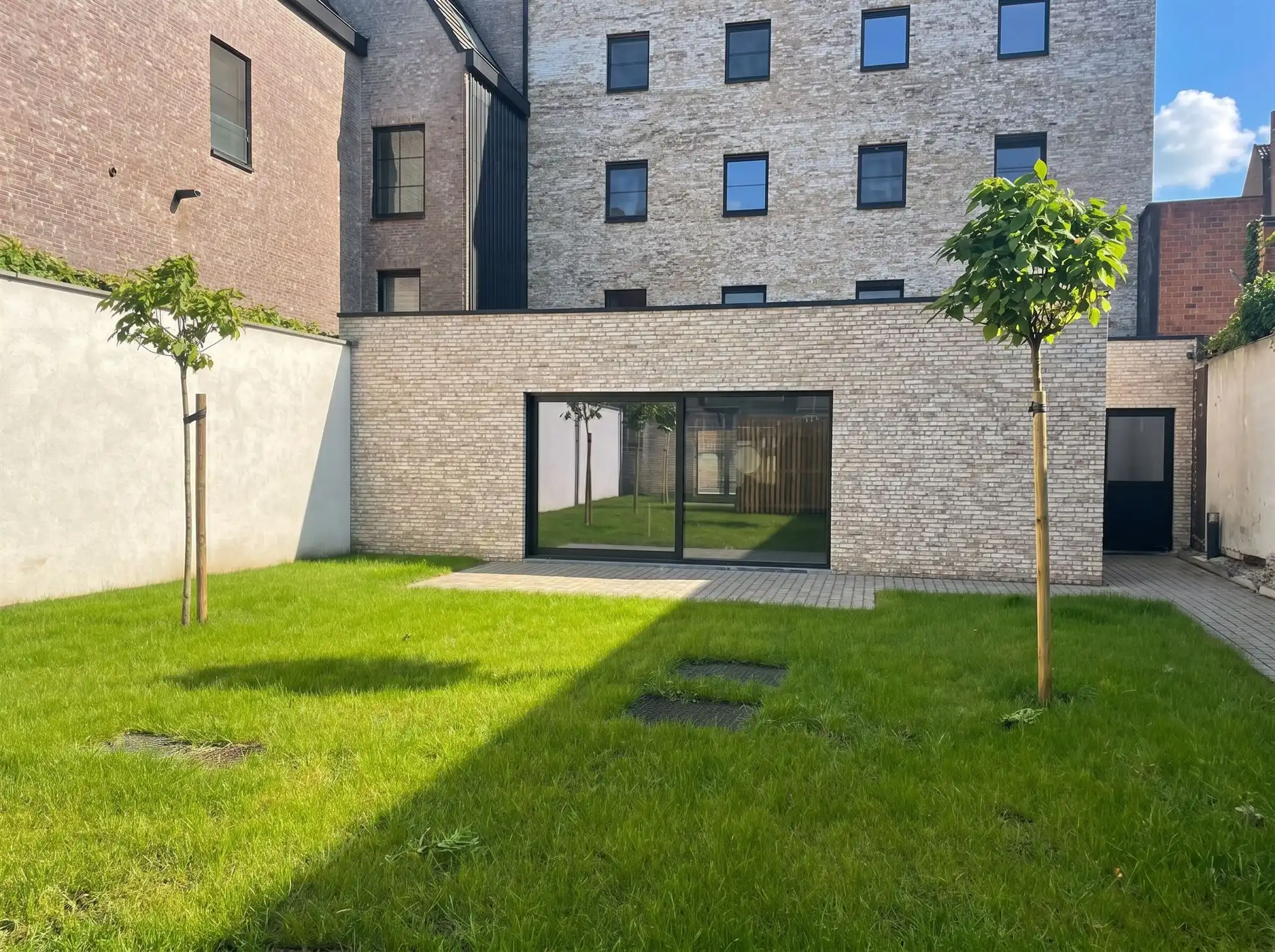 Ultra zichtbaar handelsgelijkvloers van 215m² en 10,5m vitrine op de markt foto 10