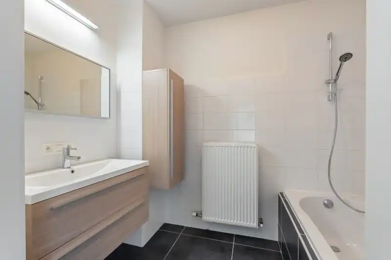 Gelijkvloers appartement met 2 slaapkamers, autostaanplaats en terras foto 12