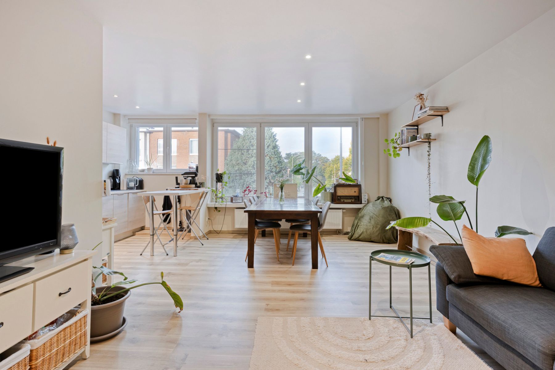 Instapklaar appartement met tuin nabij Te Boelaerpark. foto 3