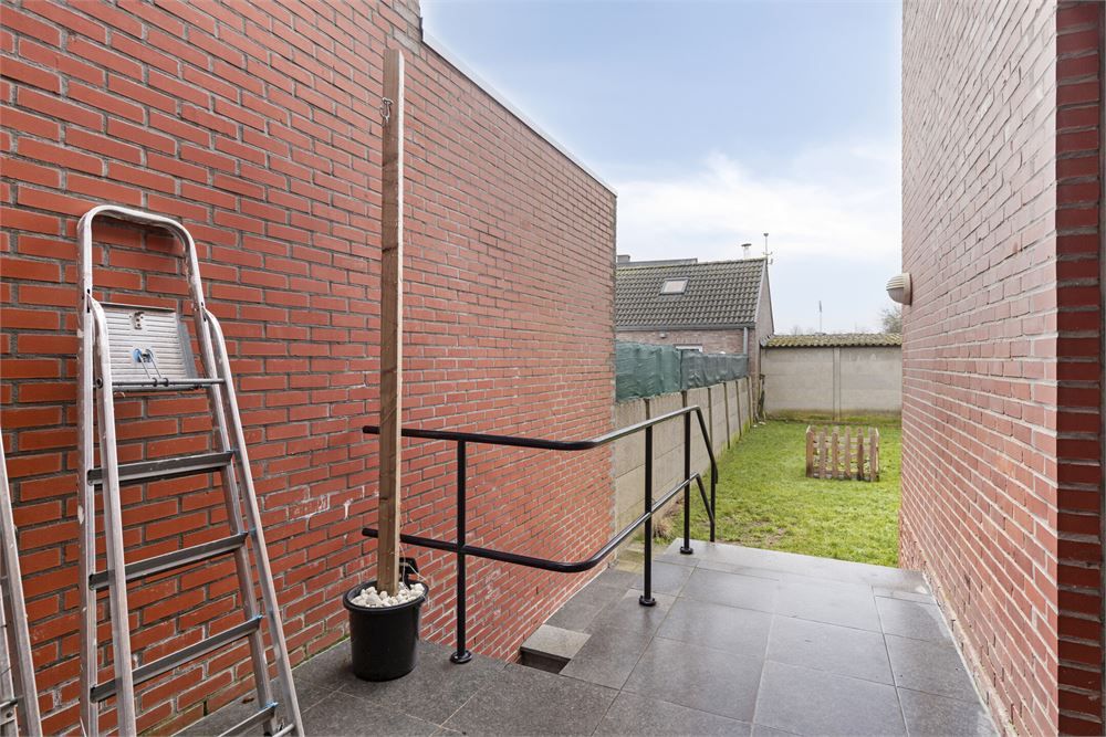 Gezinswoning met 4 slaapkamers en zongeoriënteerde tuin in Tongeren-Borgloon foto 13
