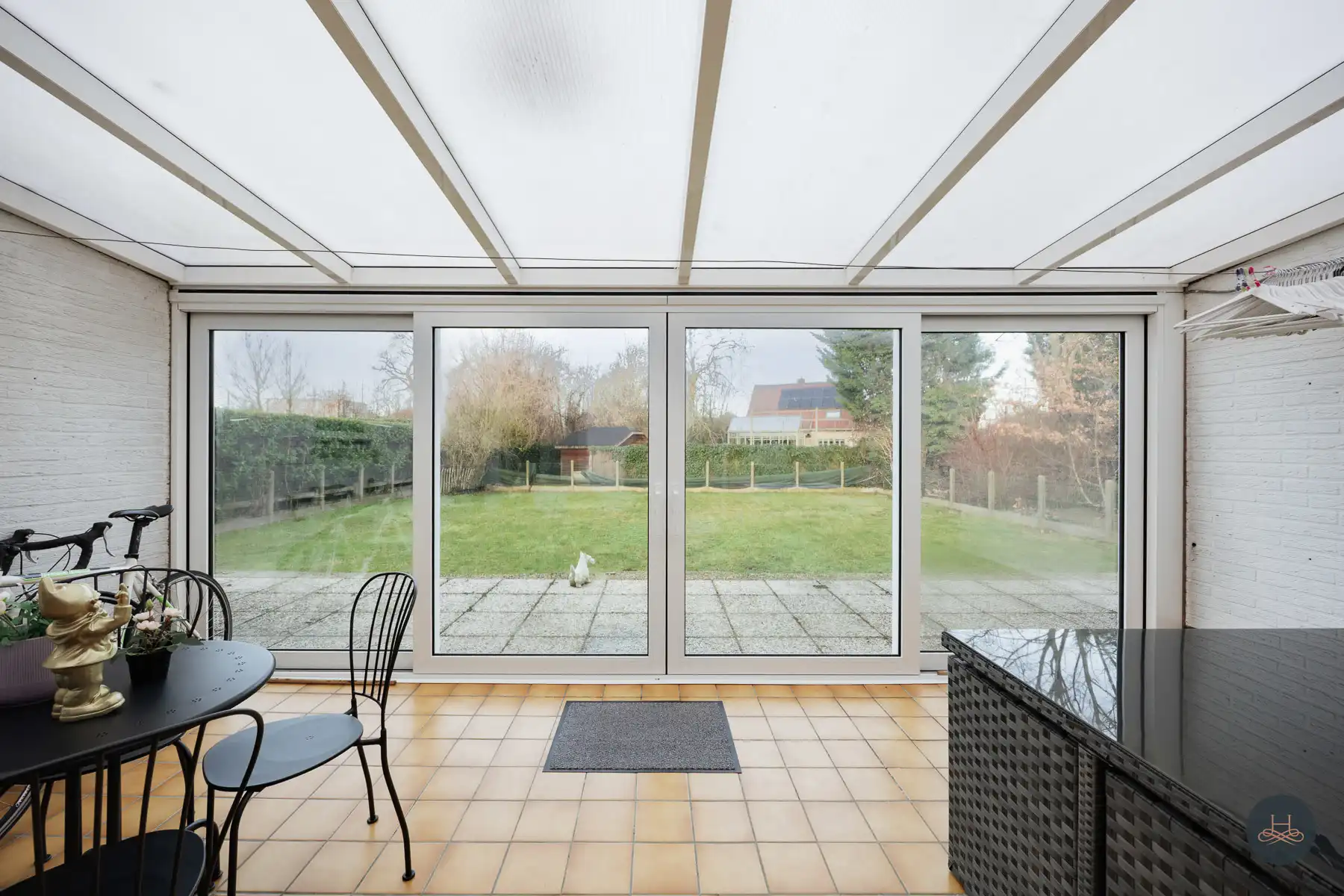 Gelijkvloerse open bebouwing op 8 are met grote tuin foto 16