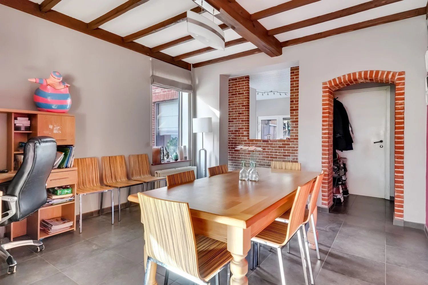 Ruime, instapklare woning op goede locatie foto 9