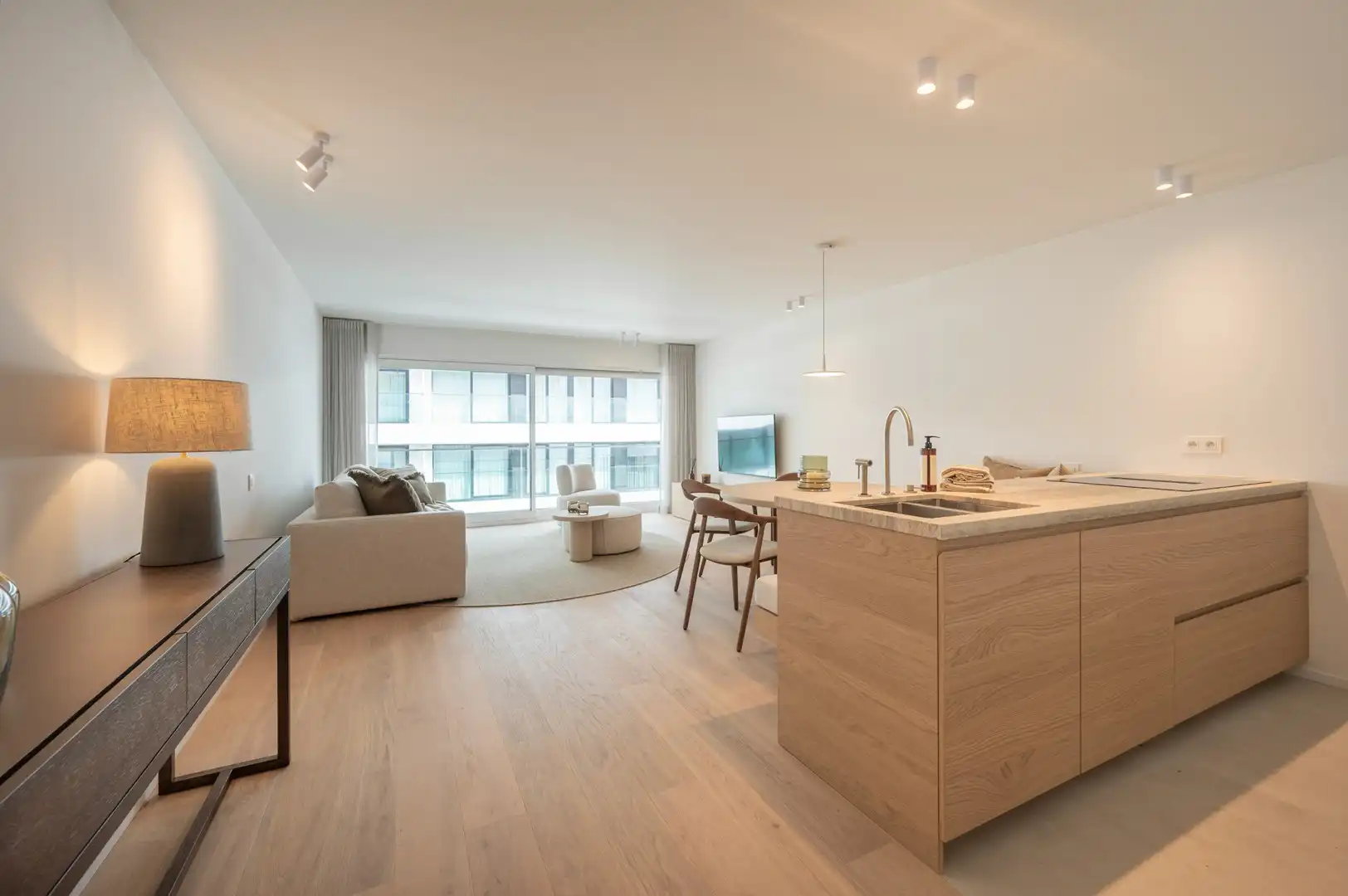 Lichtrijk, gerenoveerd appartement met uitzicht op het Lichttorenplein. foto 13