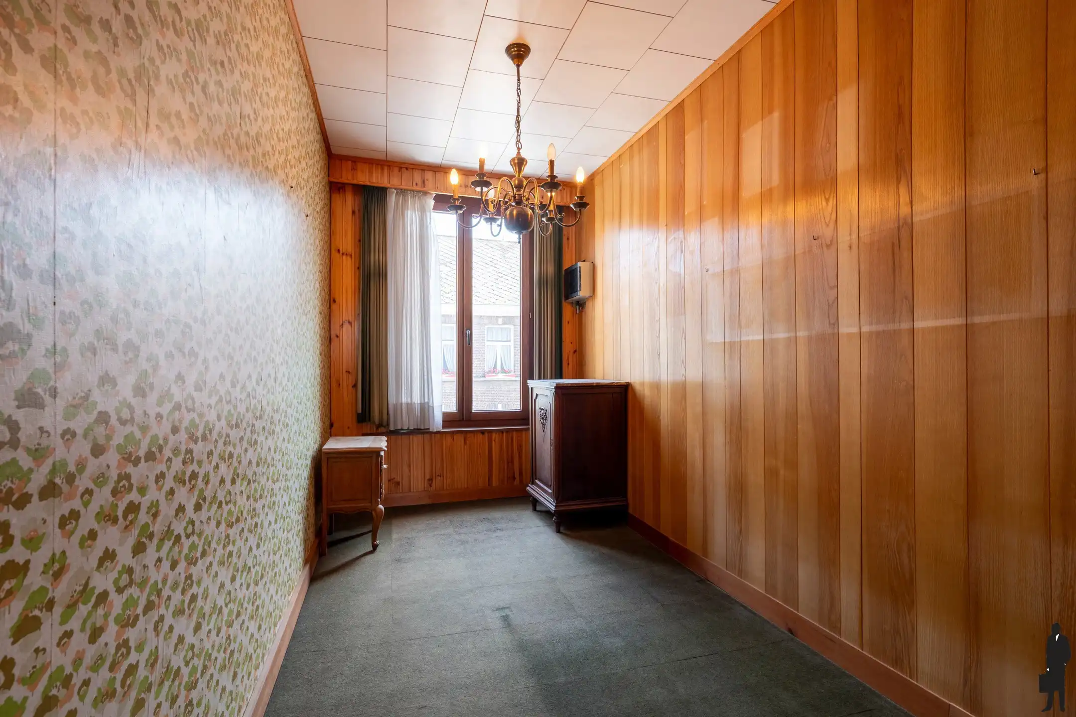 Te renoveren stadswoning met achteringang voor de auto te centrum Hoogstraten foto 14