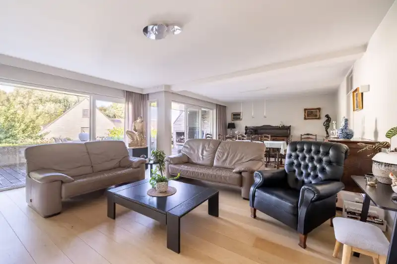 Unieke en ruime woning met geïntegreerd kantoor, 4 slpks en zuidgerichte tuin foto 13