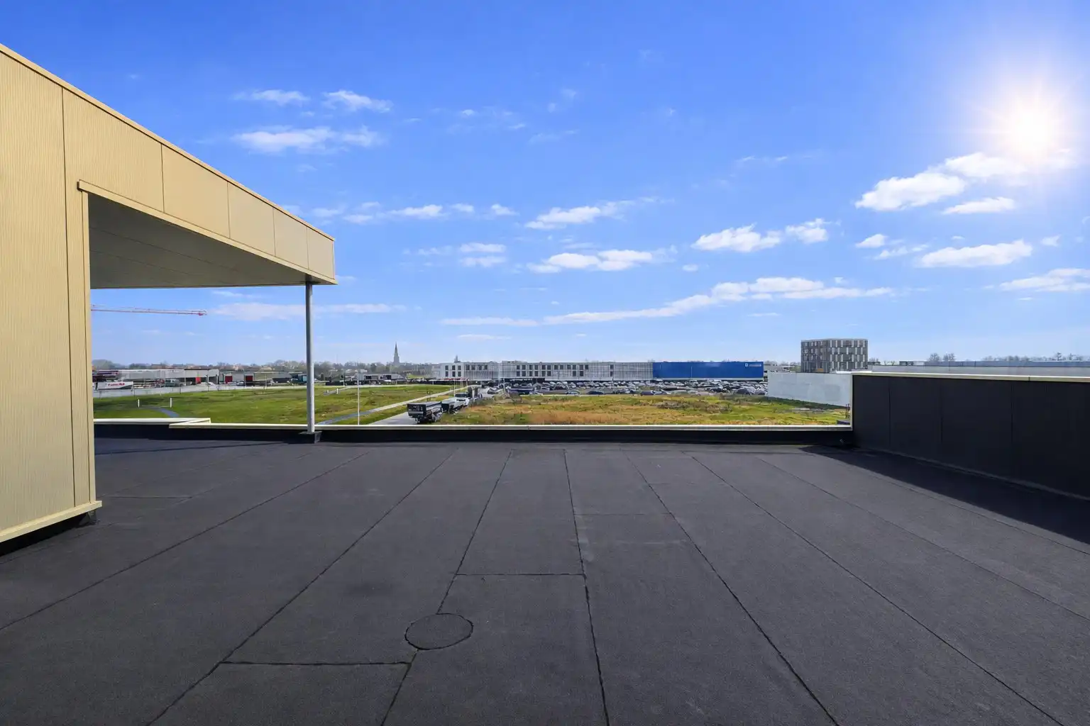 Commerciële ruimte te huur in nieuw bedrijfsgebouw foto 10