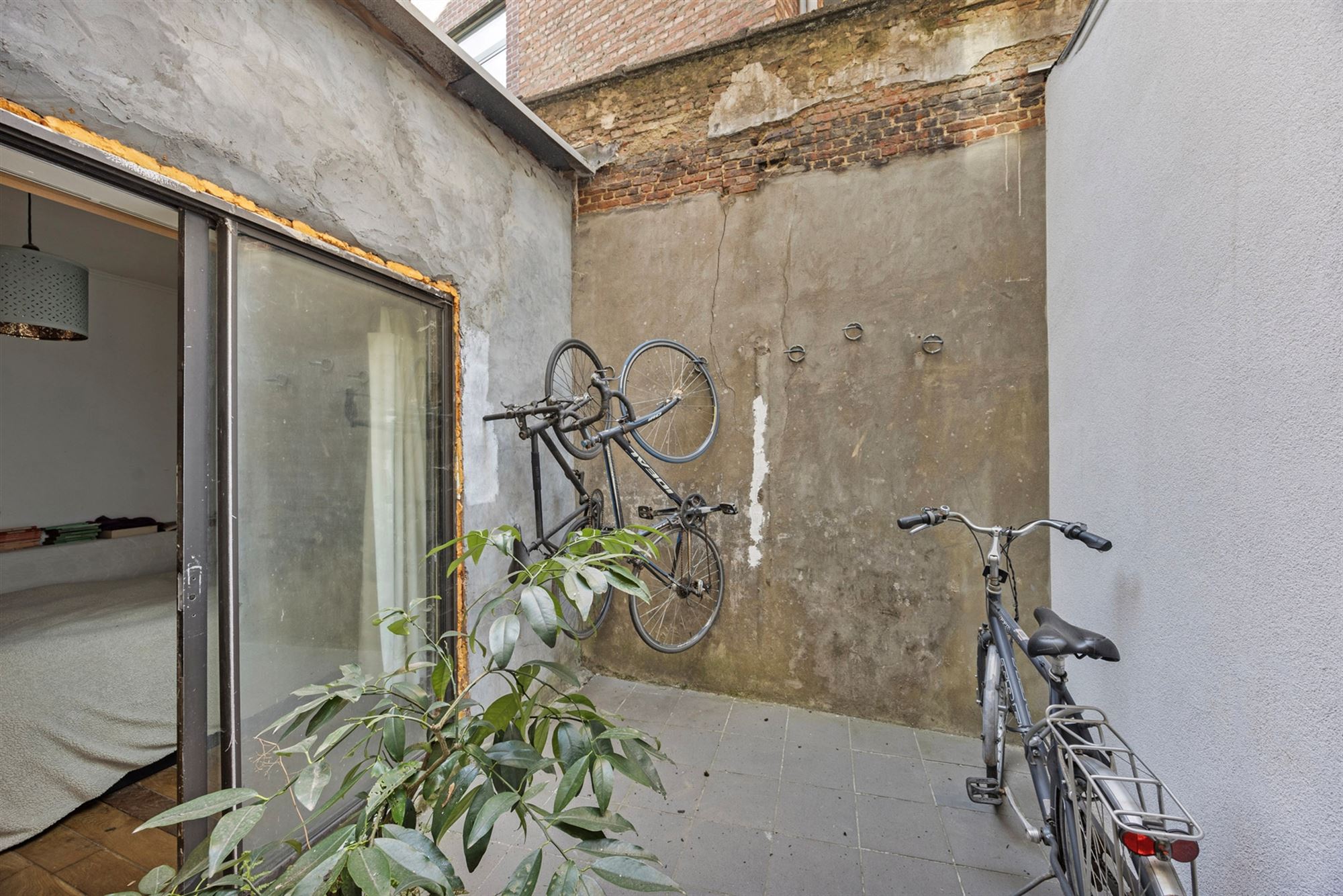 Gelijkvloers appartement aan de Nationalestraat in Antwerpen foto 13