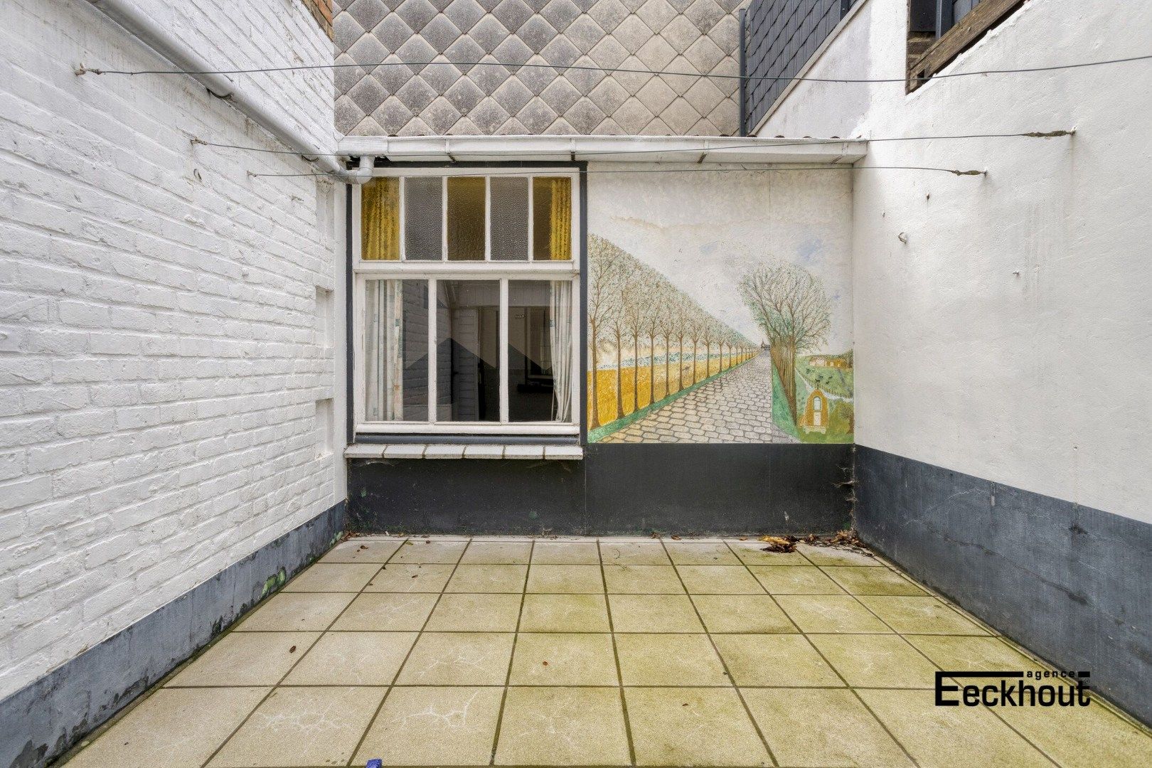 Ruime hoekwoning met terras, garage en 3 slaapkamers in Bredene-Sas foto 3