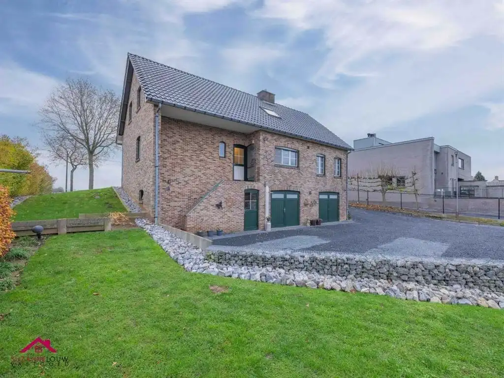 Verrassend ruime en gezellige, instapklare vrijstaande woning met paardenstal foto 5