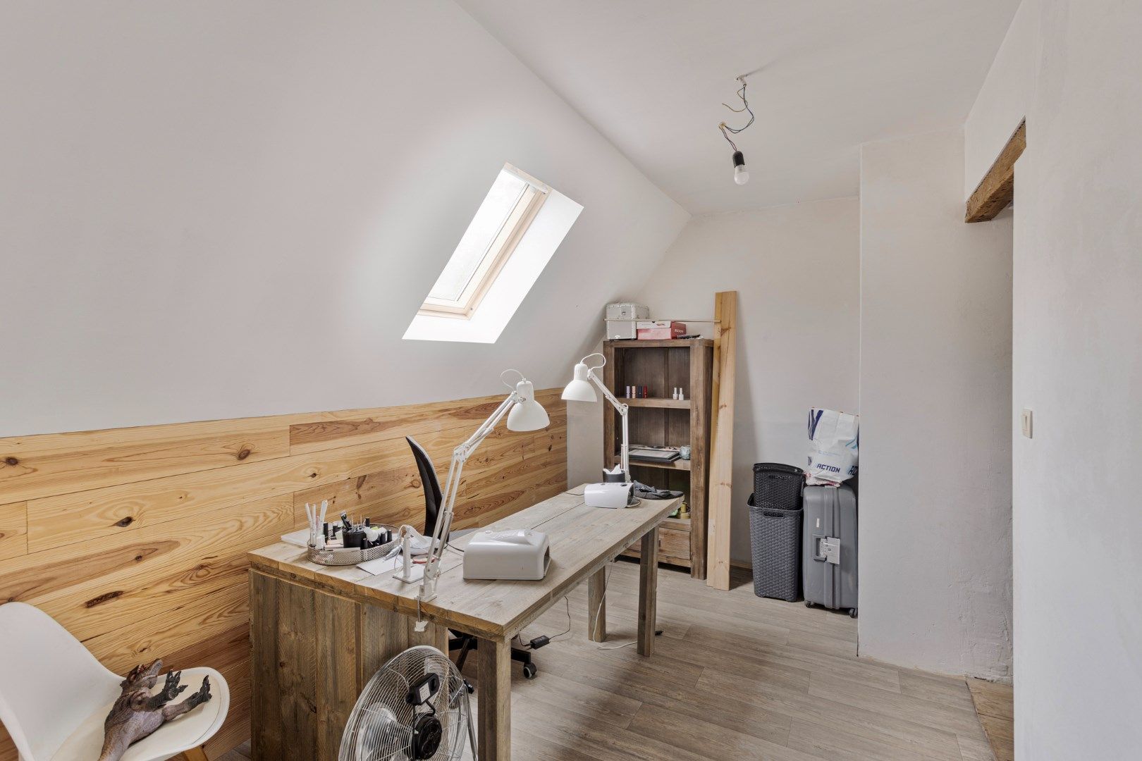 Gerenoveerde karaktervolle woning met 4 / 6 slpks op 1.990 m² in bosrijk gebied ! foto 27