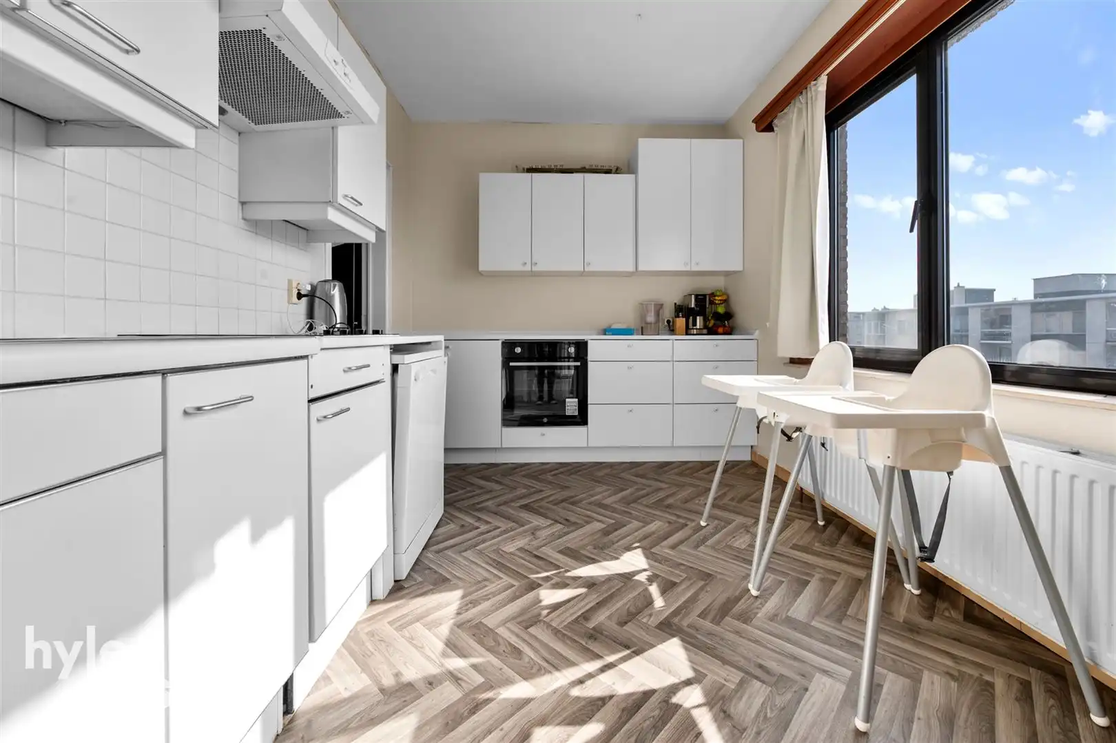 Opbrengsteigendom met 5 ruime appartementen en garages op topligging foto 17