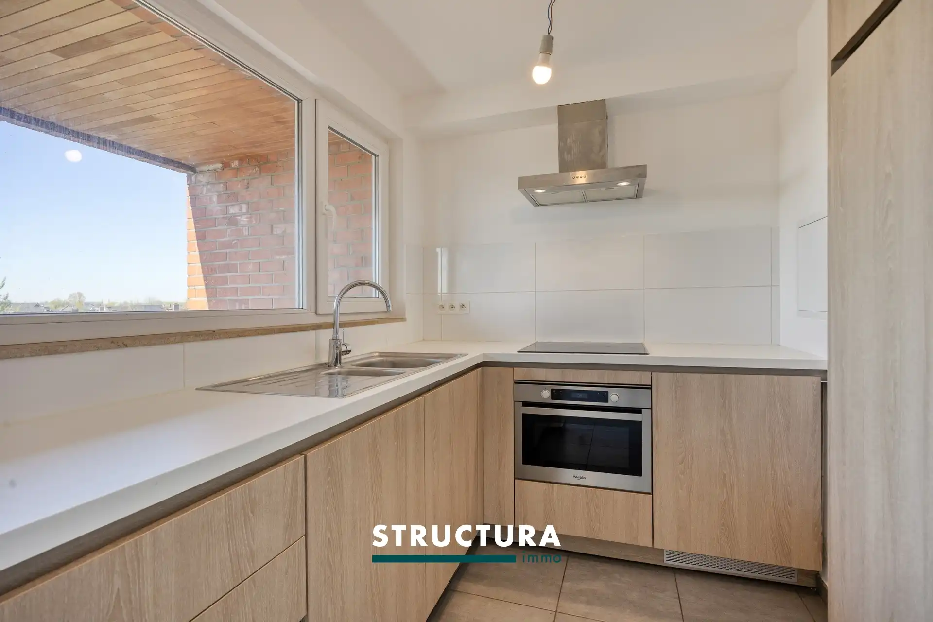 Gerenoveerd appartement op derde verdiep foto 6