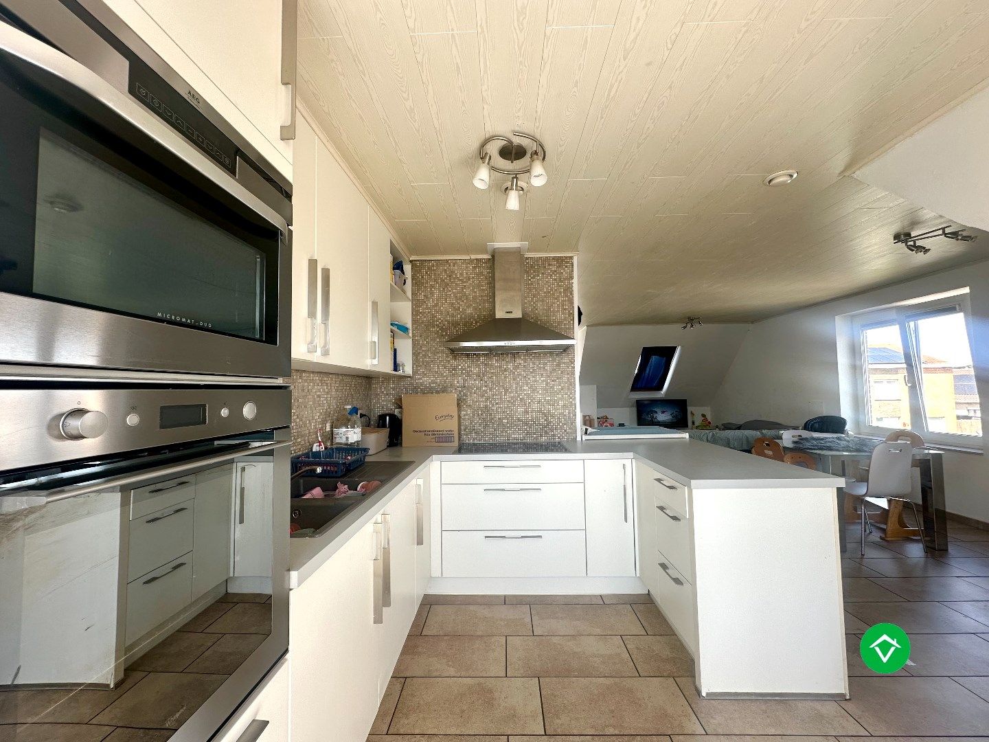Instapklaar appartement met terras en 3 slaapkamers in een rustige wijk te Eernegem foto 3