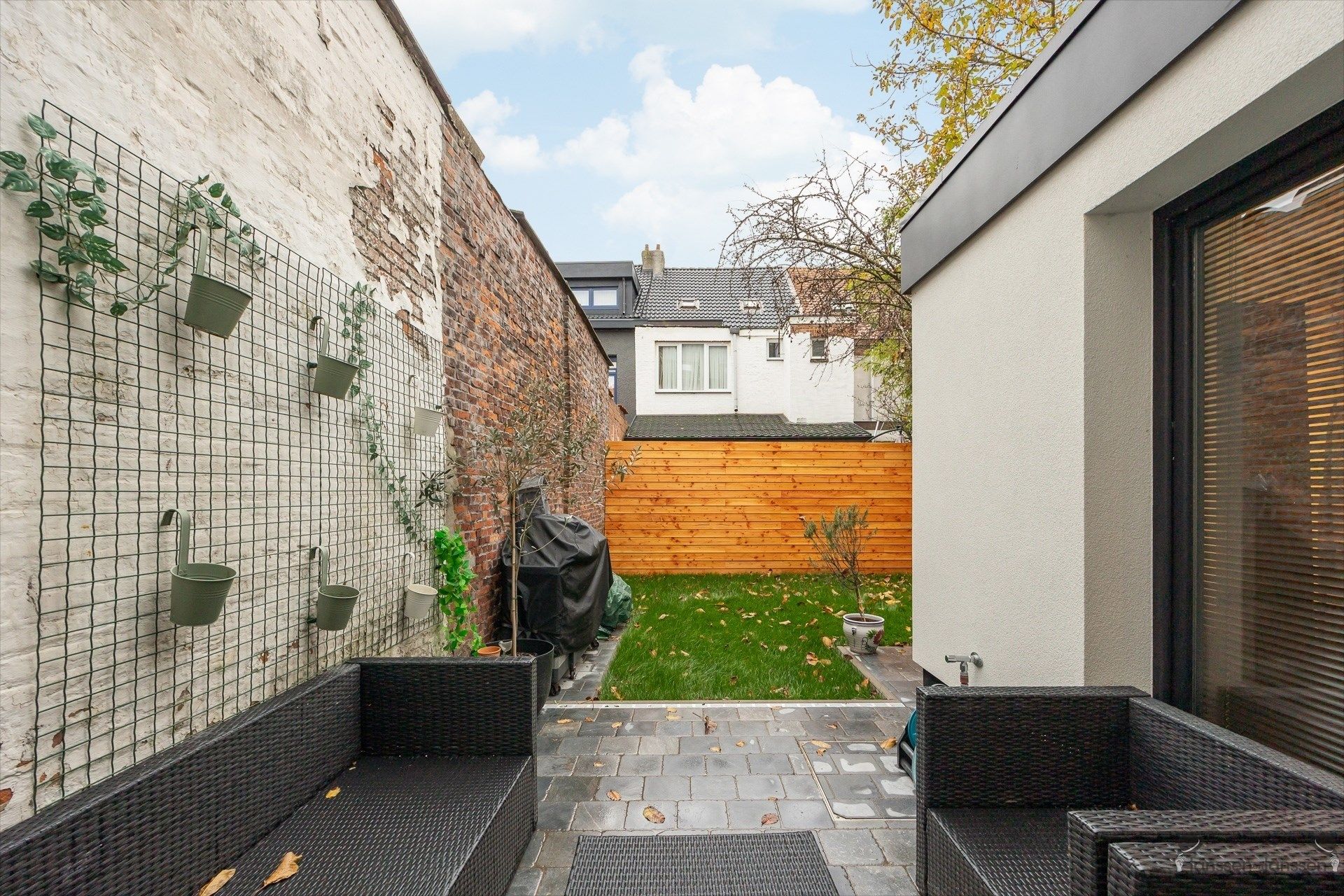 Mooi volledig gerenoveerd huis met EPC A aan groen plein foto 23