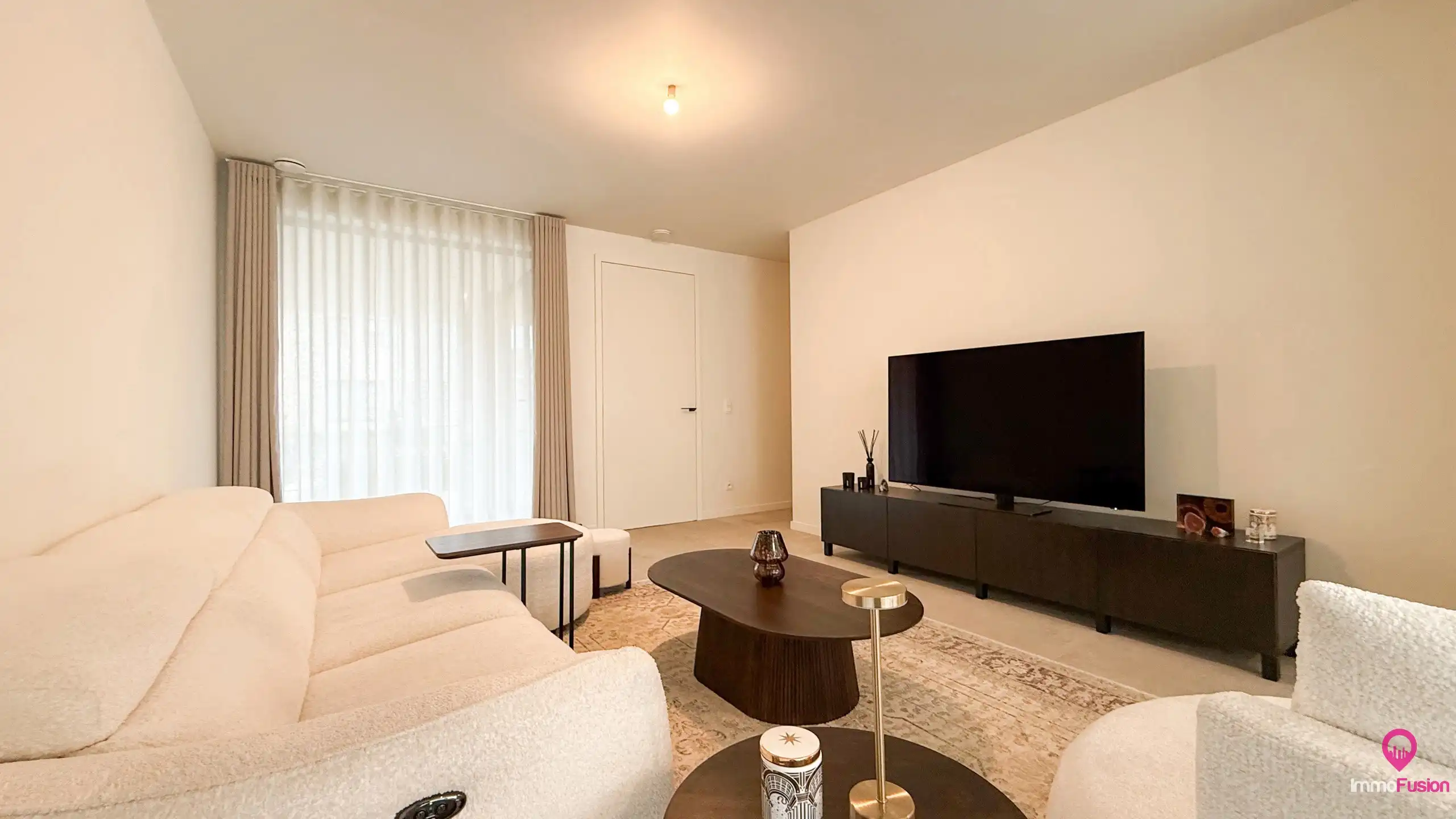 Stijlvolle nieuwbouwwoning met diepe tuin + vloerverwarming! foto 4