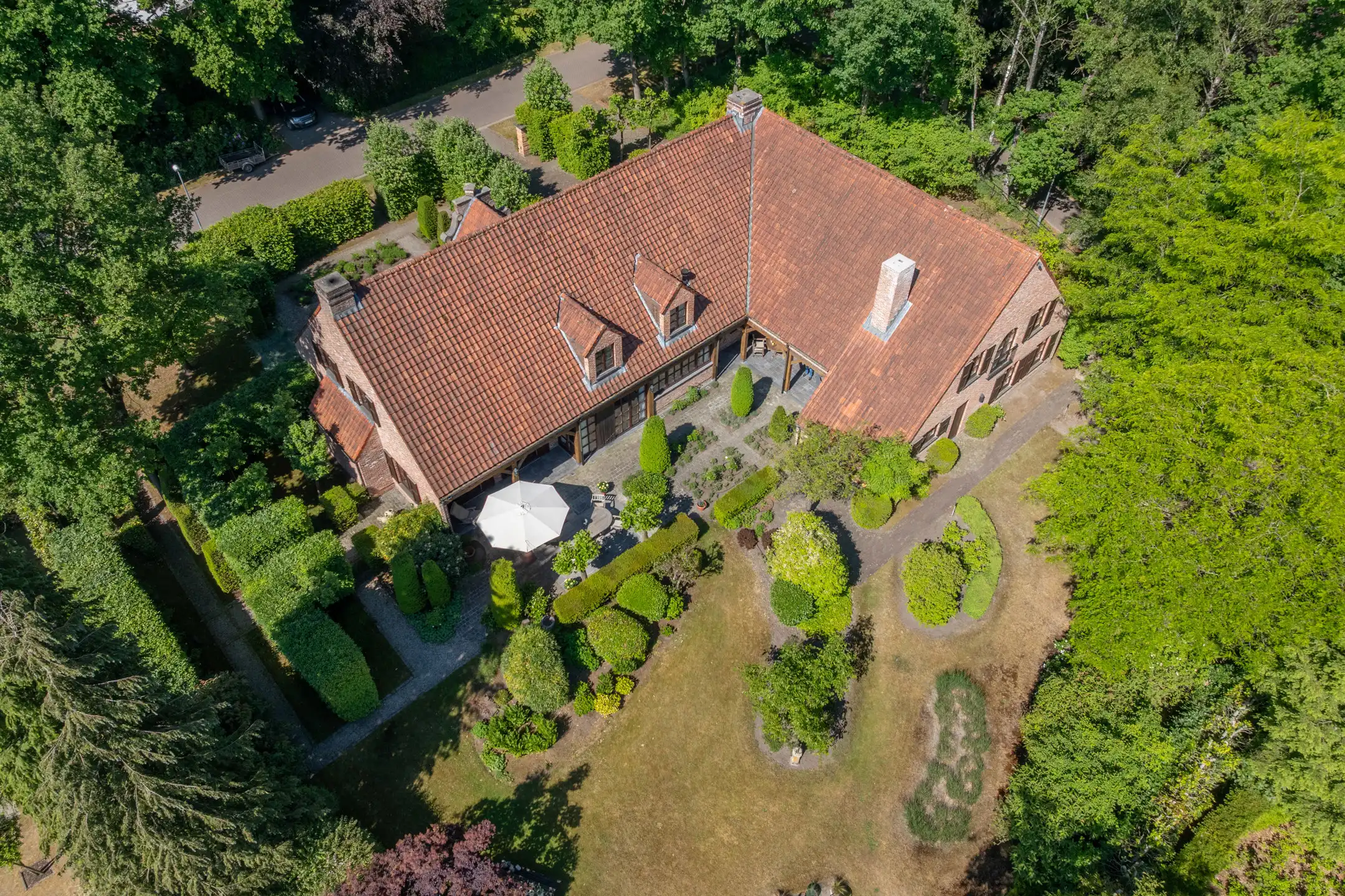 Ruime villa met 6 slpk op 2.295 m² grond met veel privacy foto 76